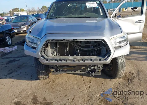 2017 Toyota Tacoma Trd Off Road z USA, uszkodzony, nr VIN 3TMCZ5AN5HM086487